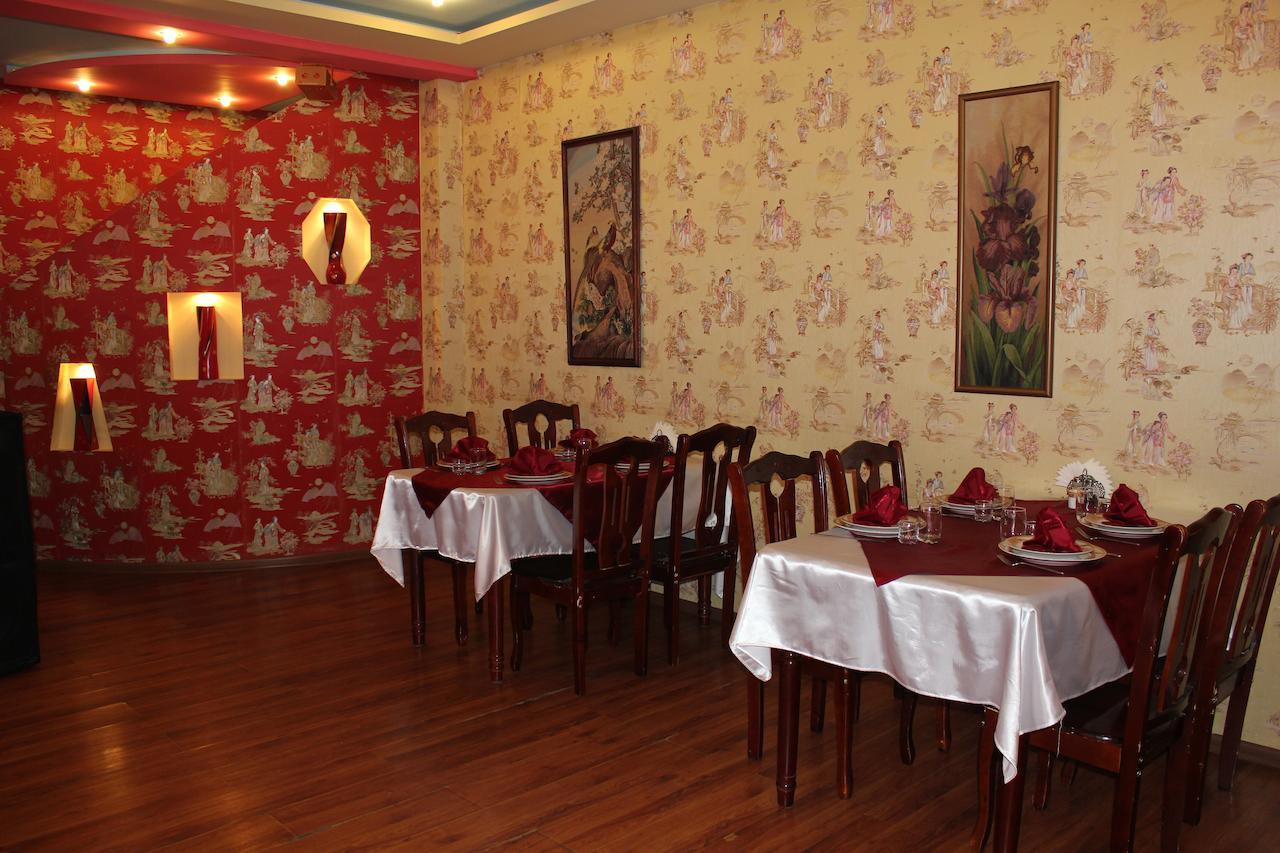 Pekin Hotel Temirtau Exterior photo