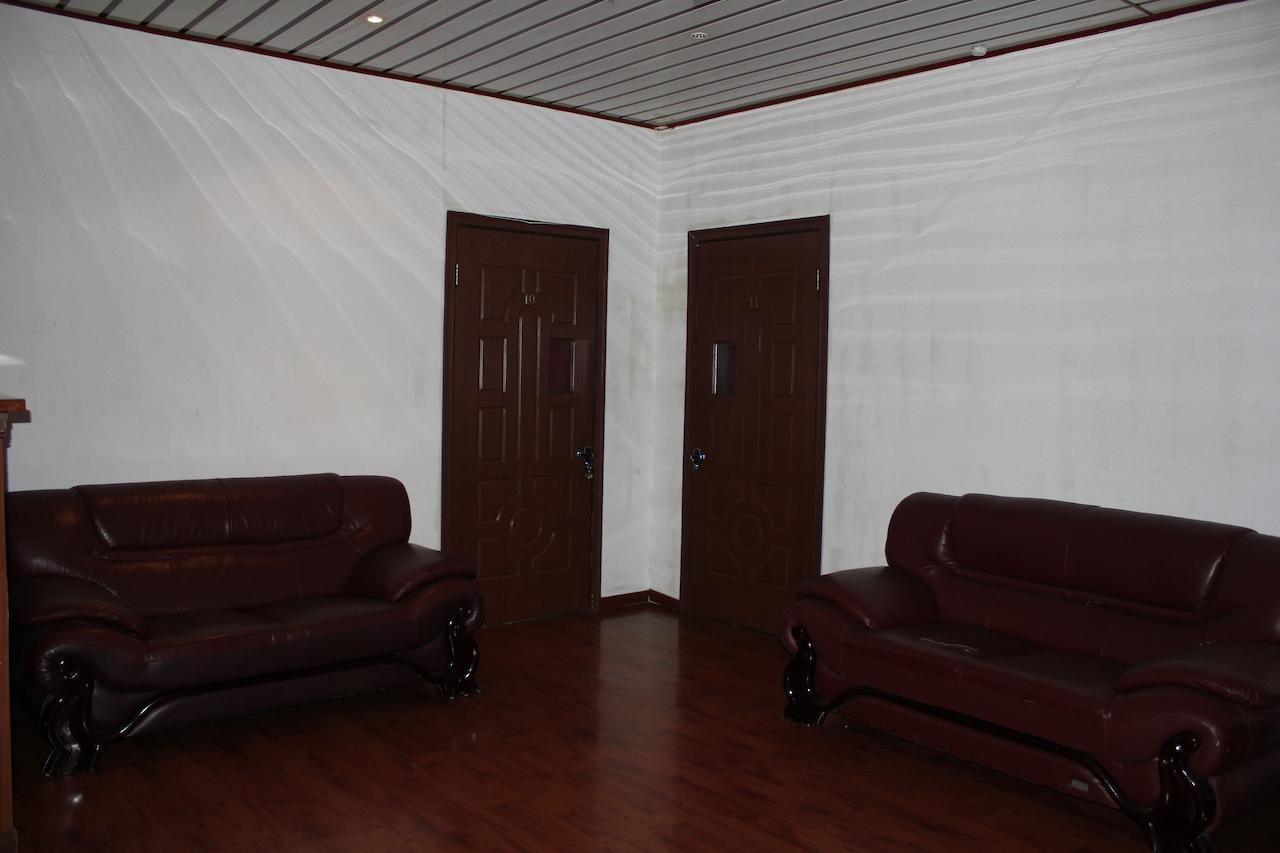 Pekin Hotel Temirtau Exterior photo
